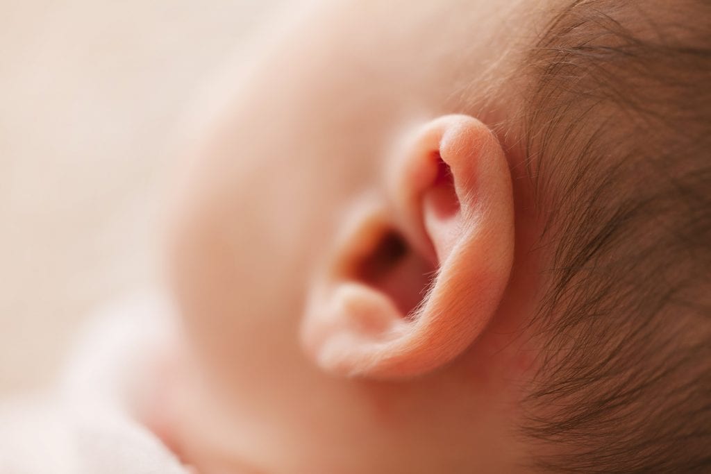 Foto van het oor van een baby